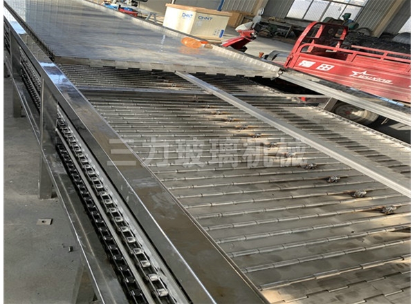 鏈板輸送機(jī)